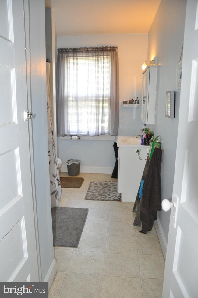 33 E Browning Rd unit 2B, Collingswood, NJ 08108 - photo 5
