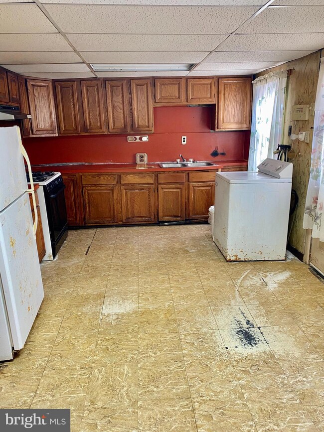 4348 Lansdale Rd, Harwood, MD 20776 - photo 5