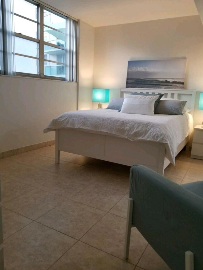 The Tides unit 7Q, Hollywood, FL 33019 - photo 3