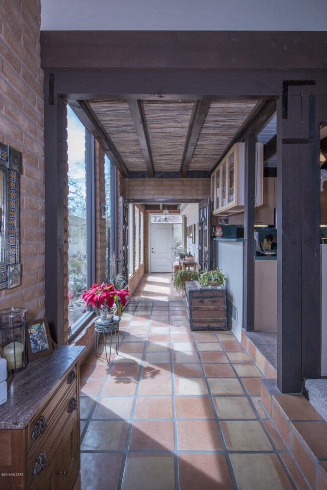 Calle De Dalias Entry