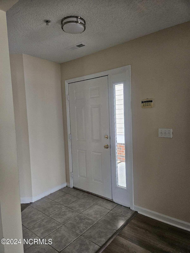 Melba Crt. Entryway