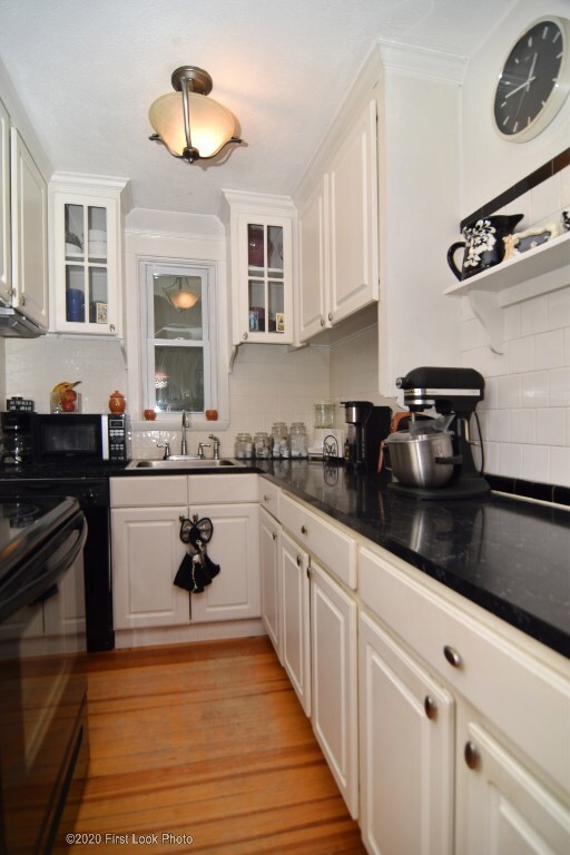 18 Cavalry St, Cranston, RI 02920 - photo 6