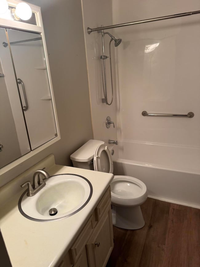 N115W17103 Armada Dr unit 7, Germantown, WI 53022 - photo 7