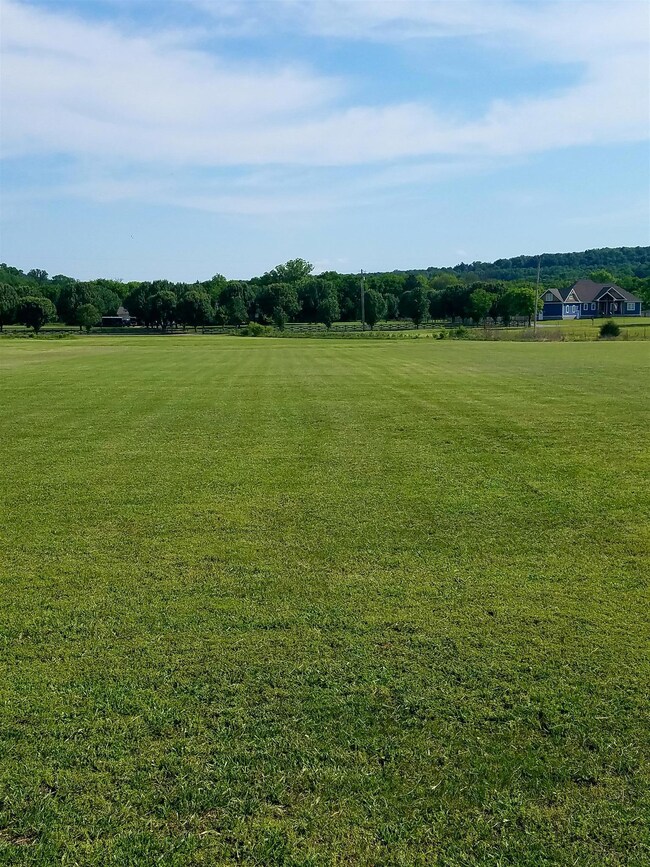 9 Mill Rd, Lebanon, TN 37090 - photo 2