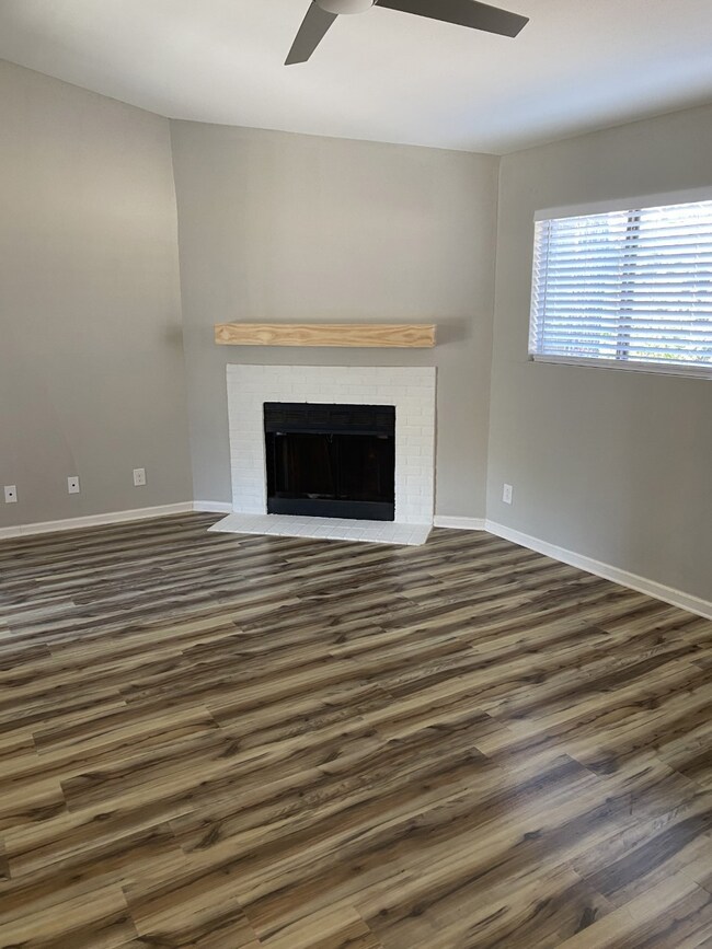 7200 T C Jester Blvd unit 4004, Houston, TX 77088 - photo 4