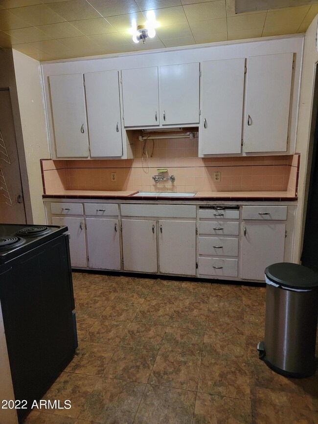 Willetta - Kitchen