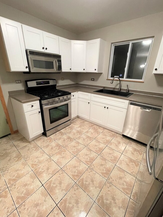 1841 Venson Ln, Joliet, IL 60435 - photo 5