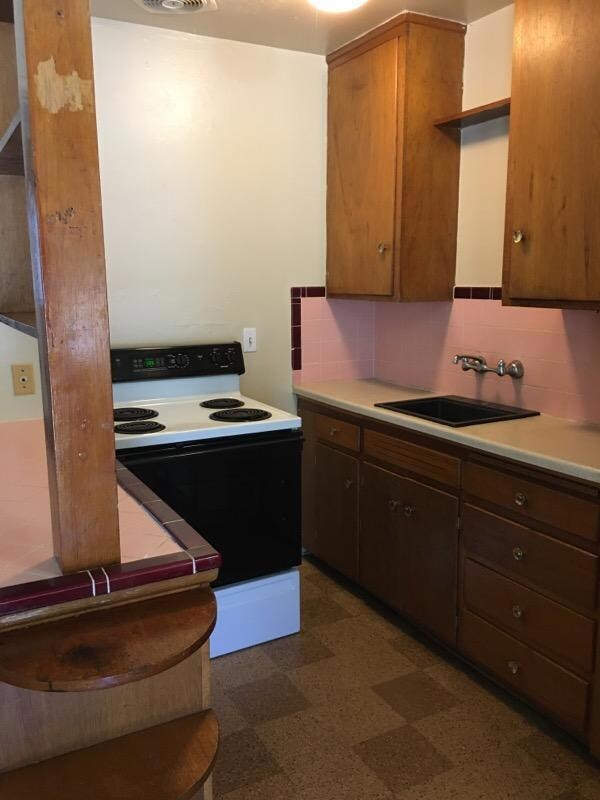 1404 Martin St, Klamath Falls, OR 97601 - photo 5