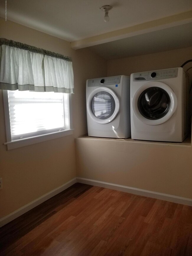 laundry room/office