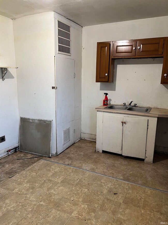 1416 1418 W Eichel Ave, Evansville, IN 47710 - photo 7