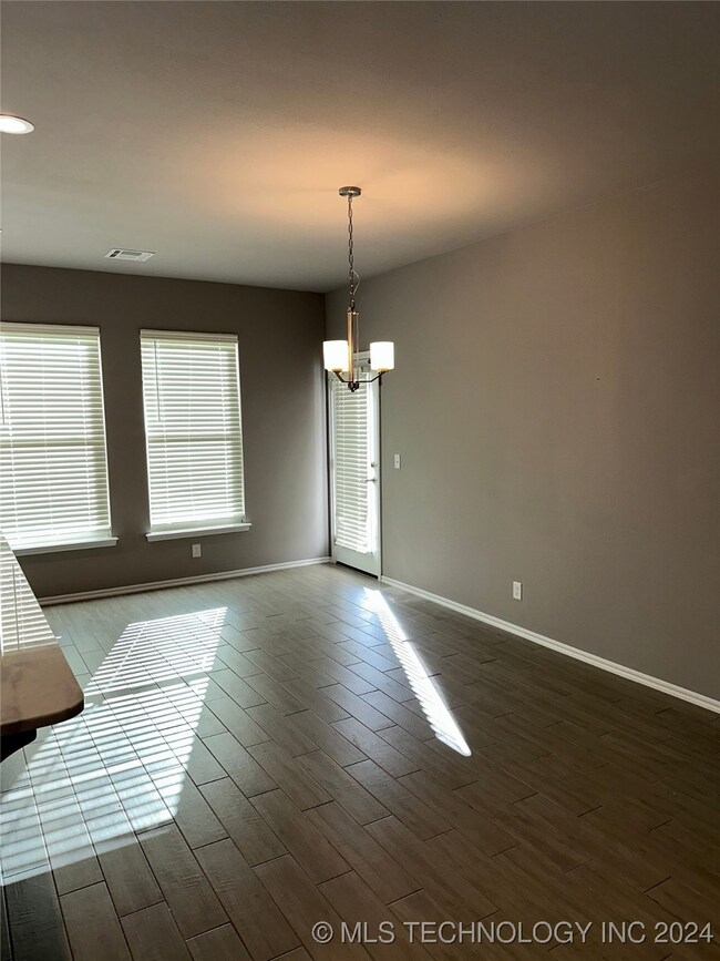 7215 S Walnut Cir, Broken Arrow, OK 74011 - photo 7