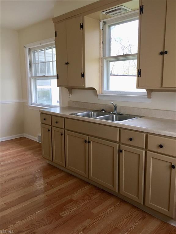 17501 Maple Heights Blvd, Maple Heights, OH 44137 - photo 7