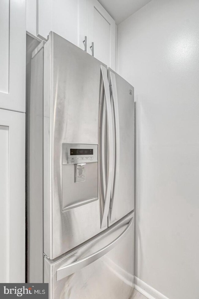 10720 West Dr unit 303, Fairfax, VA 22030 - photo 6