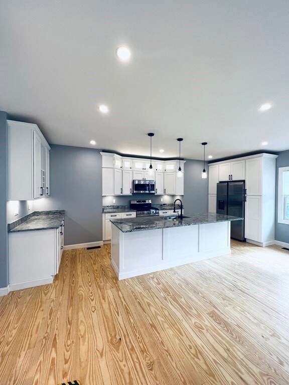 28 Putnam Ln unit B, Danvers, MA 01923 - photo 2