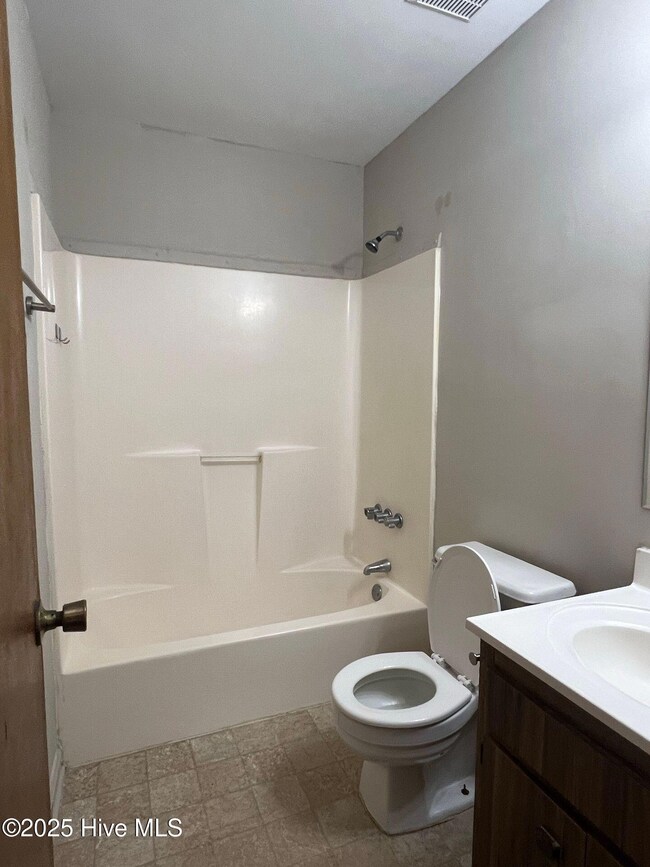 118 Stallion Dr, Jacksonville, NC 28540 - photo 5