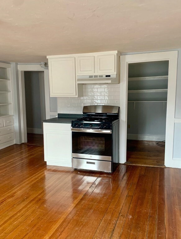 136 Wrentham St unit 2, Dorchester Center, MA 02124 - photo 3