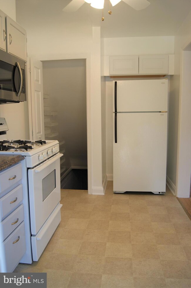 6508 Hilltop Ave, Baltimore, MD 21206 - photo 4