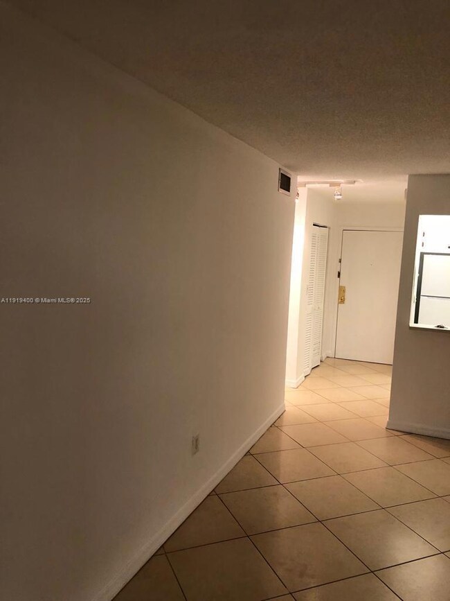 16950 W Dixie Hwy A631 Hwy unit 631, North Miami Beach, FL 33160 - photo 4