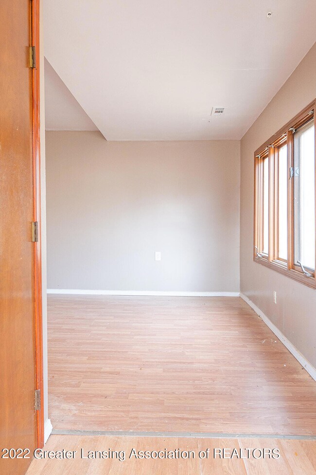 6089 Hardy Ave-004