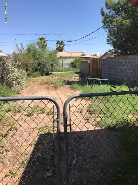 30 AVE SIDE BACK YARD RV PARKING