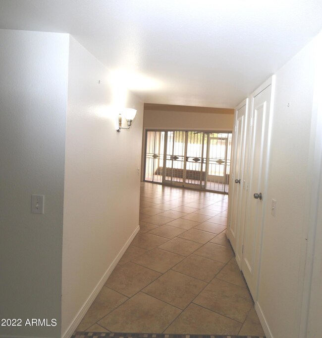 10554 W Palmeras Dr unit 39, Sun City, AZ 85373 - photo 5