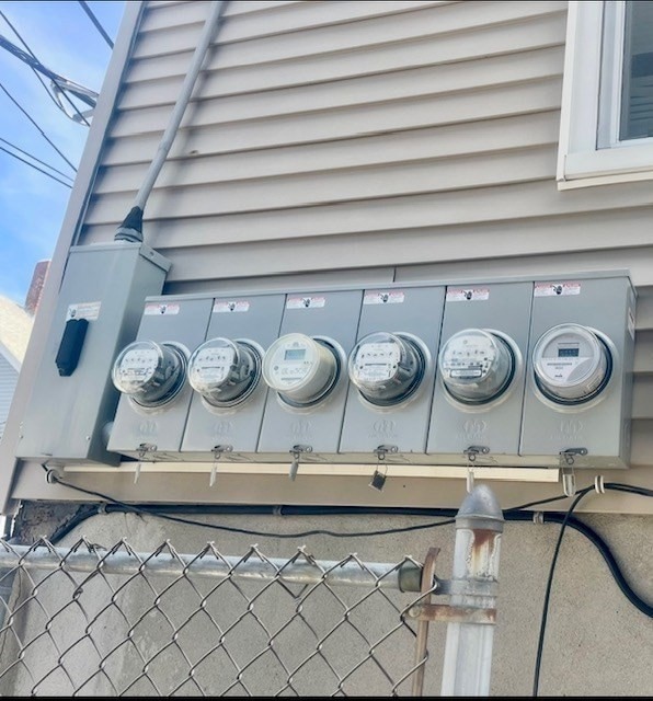 207 Rodman St, Fall River, MA 02721 - photo 4