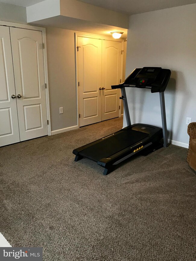 72 Lieutenant Ct, Bunker Hill, WV 25413 - photo 5