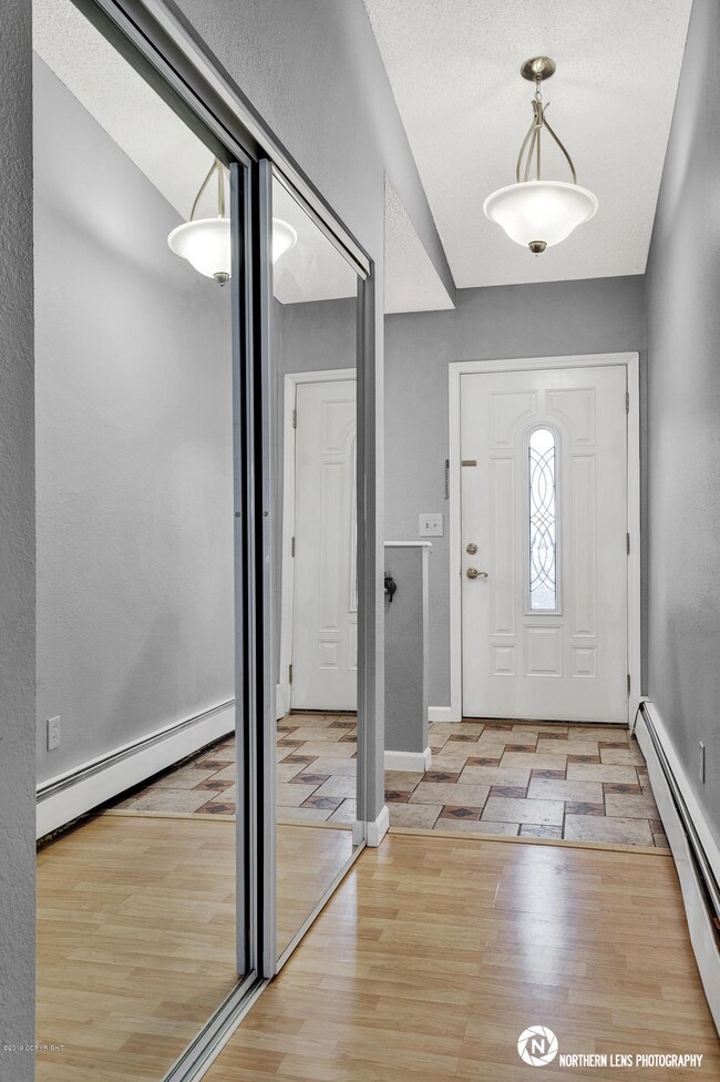 7_HallwayEntry