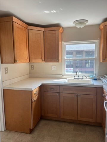 189 Pleasant St unit 2, Marblehead, MA 01945 - photo 3