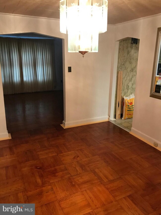 404 W Grays Ave, Glenolden, PA 19036 - photo 7