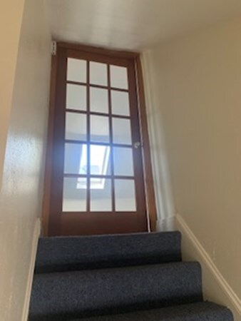 55 Walker St unit 3rd Flr, Newtonville, MA 02460 - photo 4