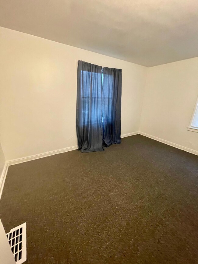 469 N Prospect St, Marion, OH 43302 - photo 7