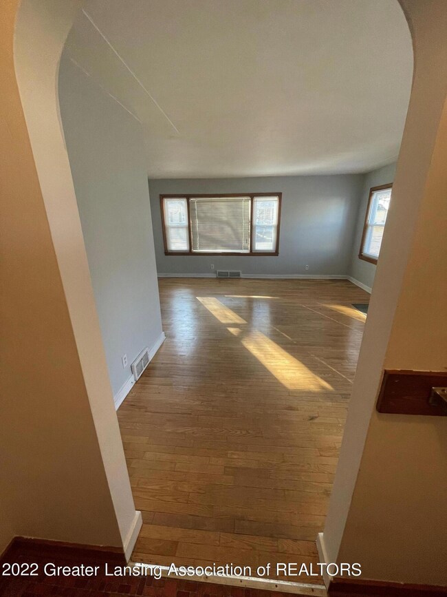 1633 Alpha St, Lansing, MI 48910 - photo 6