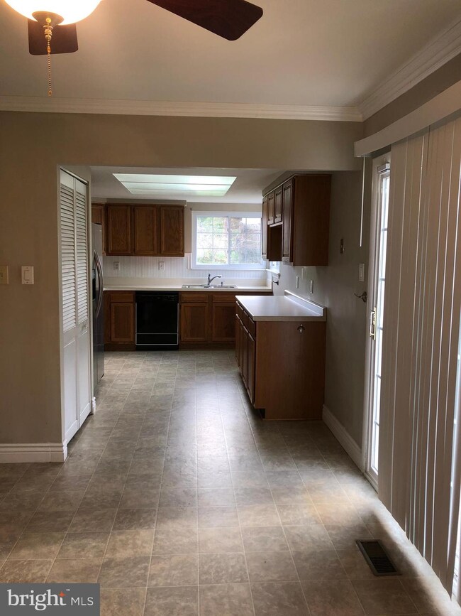 1501 Pittsfield Ln, Bowie, MD 20716 - photo 5