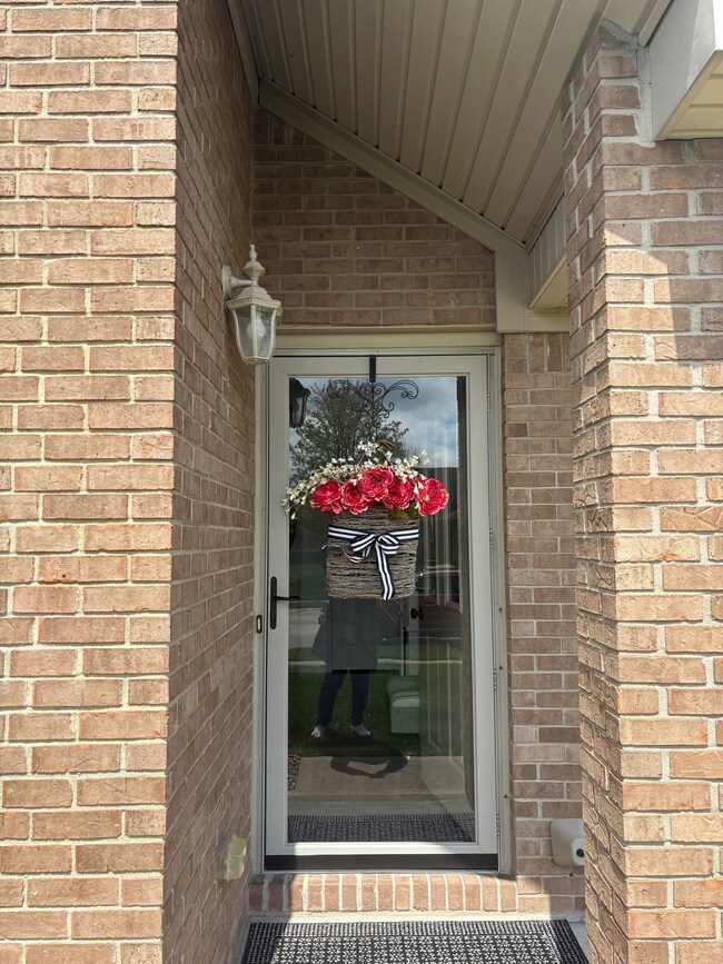 5202 E Harvard Ct, Columbus, IN 47203 - photo 4