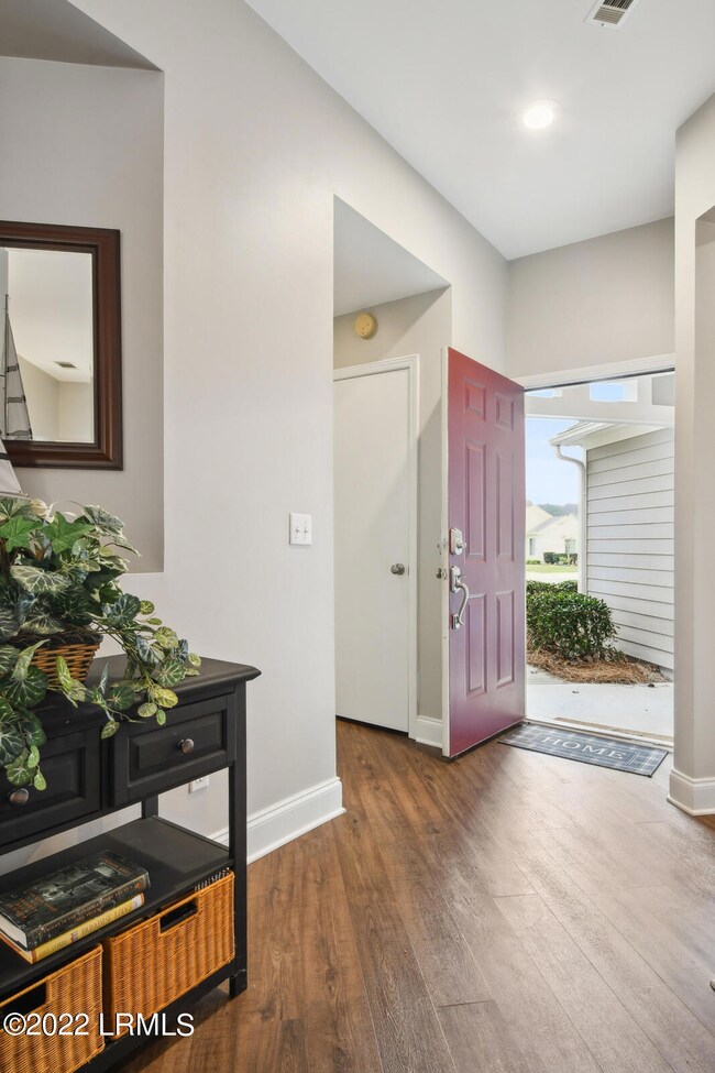 267504_003_1600x1067_mls