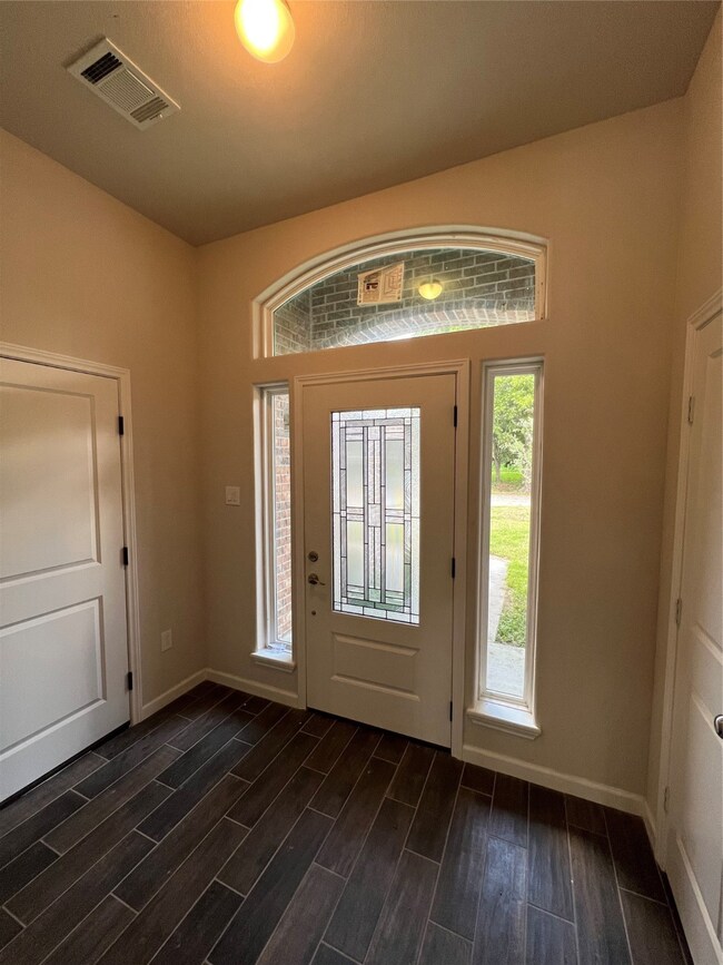 967 Lucky St, Houston, TX 77088 - photo 2