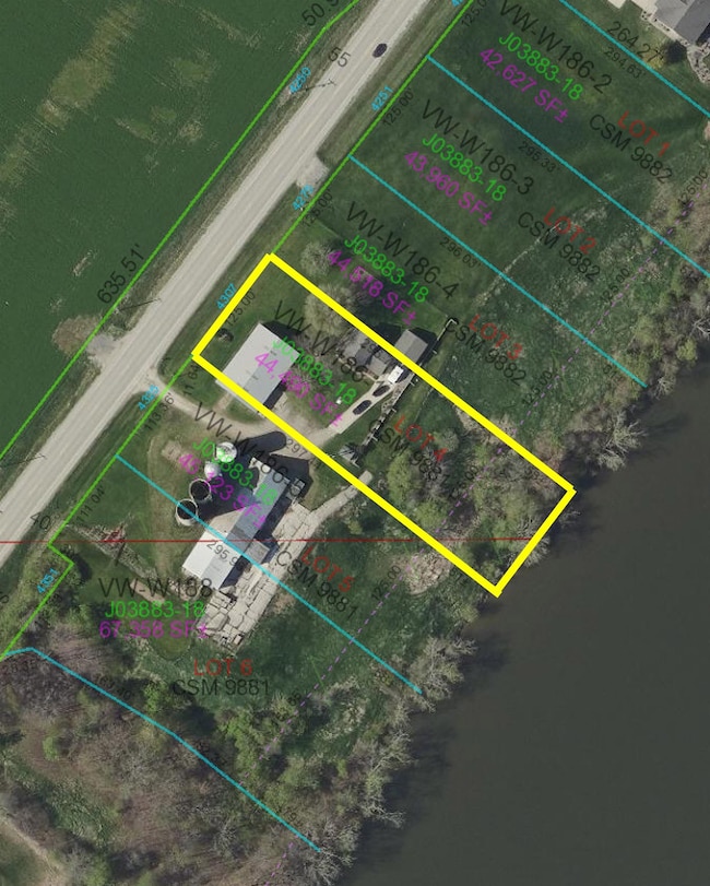 4307 Lost Dauphin Rd, Wrightstown, WI 54180 - photo 4