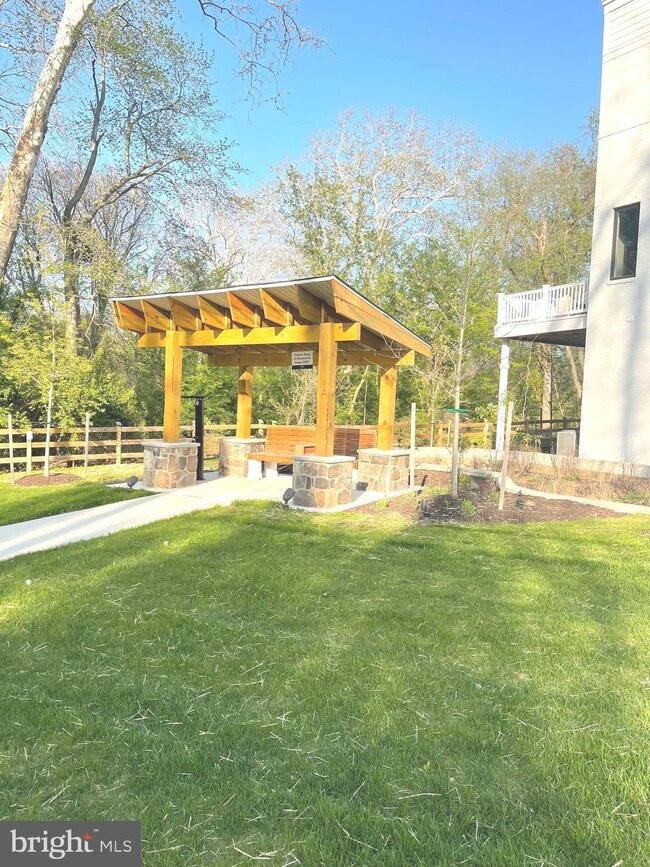 3705 Glenmoor Reserve Ln, Chevy Chase, MD 20815 - photo 6