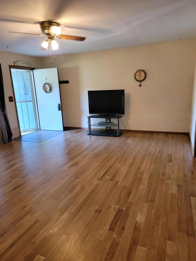 201 W Park St, Nixa, MO 65714 - photo 7