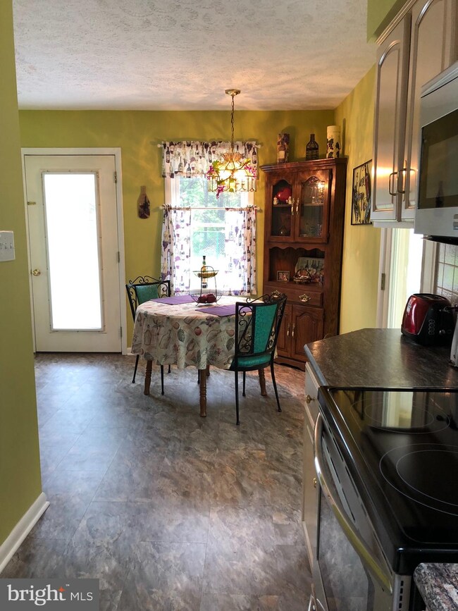 55 Highland Ridge Rd, Berkeley Springs, WV 25411 - photo 6