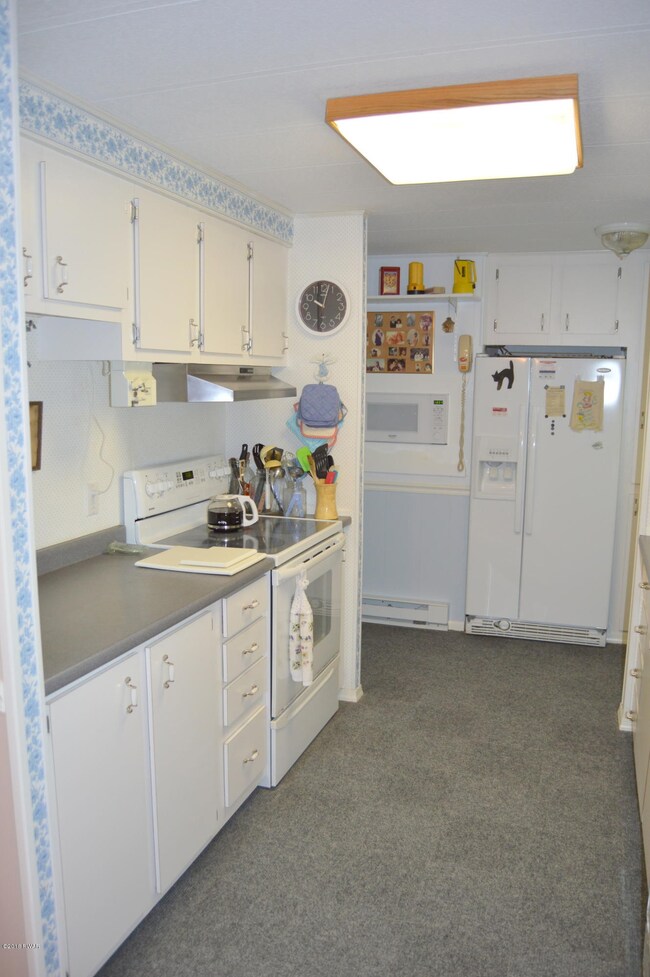 335 E Shore Dr, Lake Ariel, PA 18436 - photo 7