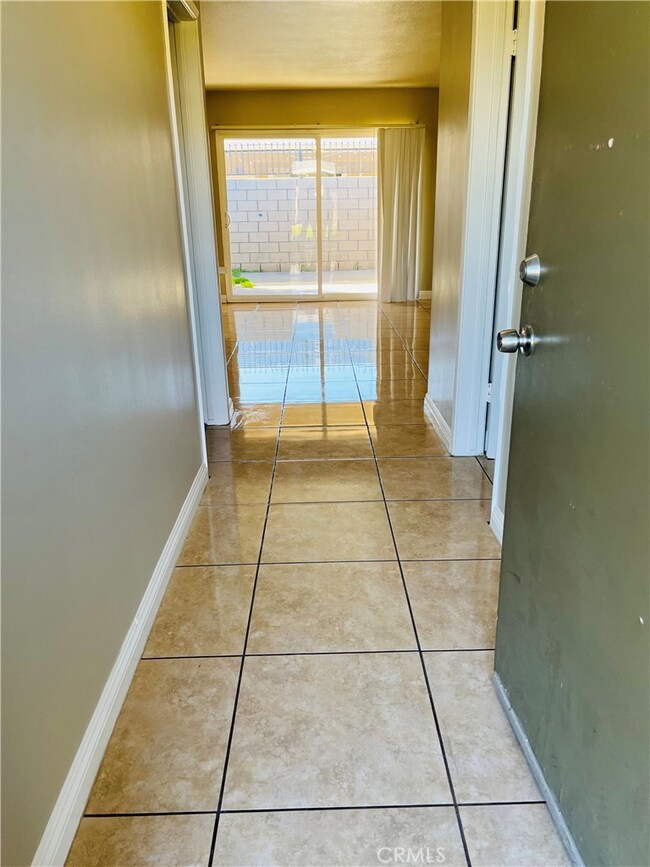 343 Vernon Dr unit A, Upland, CA 91786 - photo 2