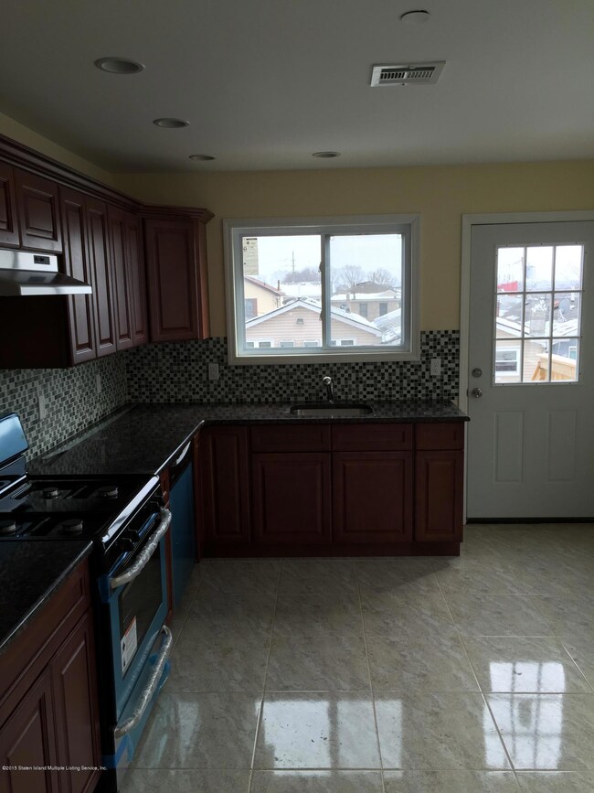 5.Kitchen.JPG