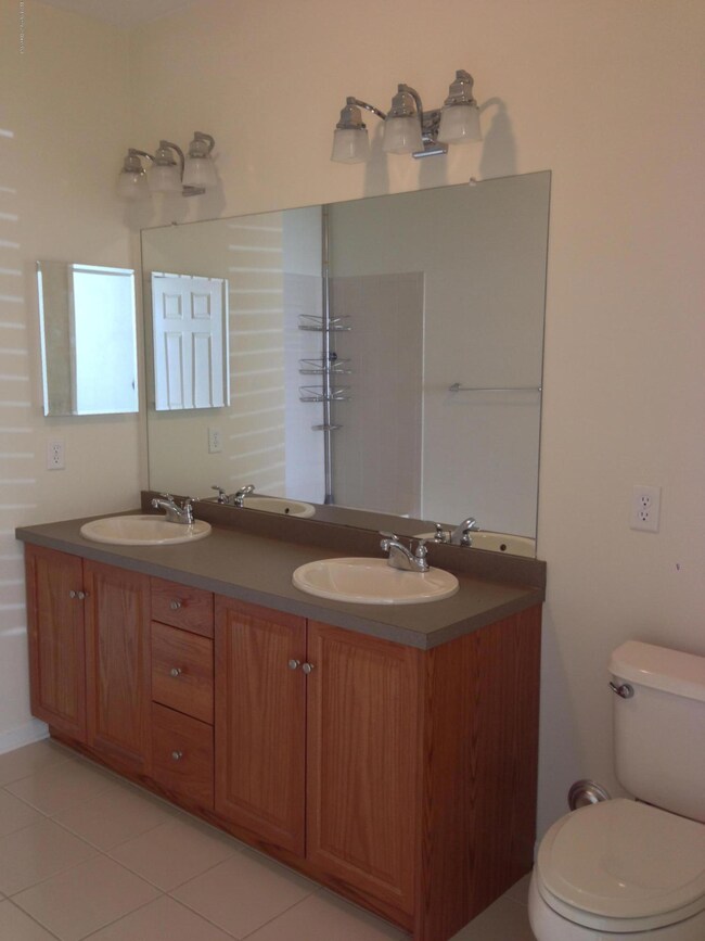 Master Bathroom.JPG