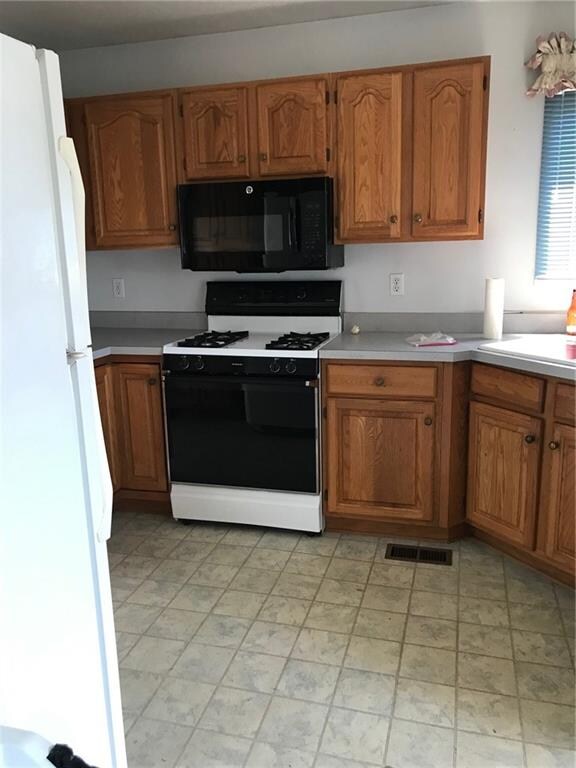 3665 Greenway Ct, Columbus, IN 47203 - photo 3