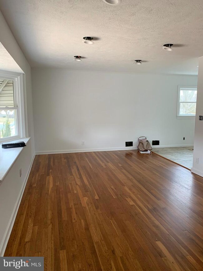 25 Miry Brook Rd, Trenton, NJ 08690 - photo 7