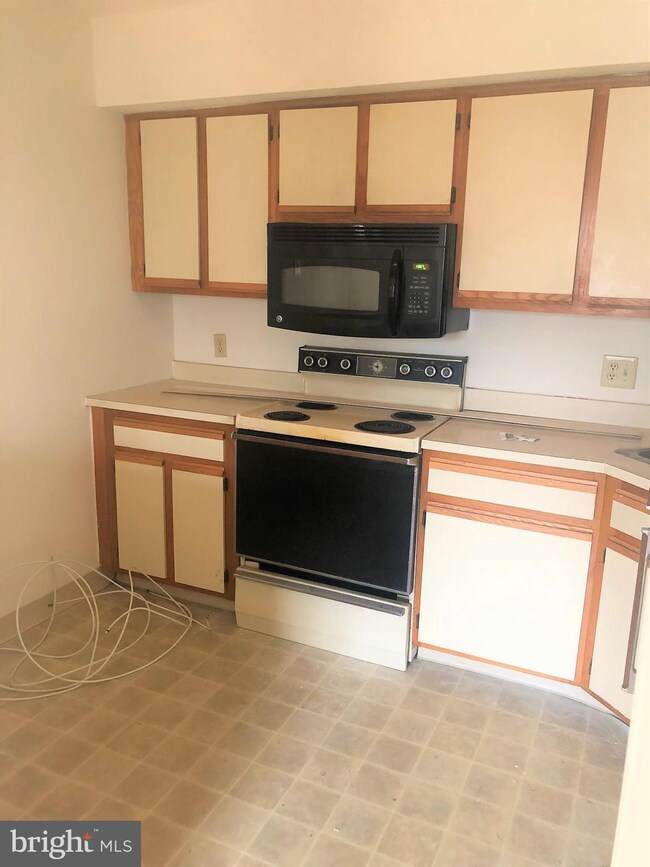 207 Highland Blvd unit 207-E, New Castle, DE 19720 - photo 2