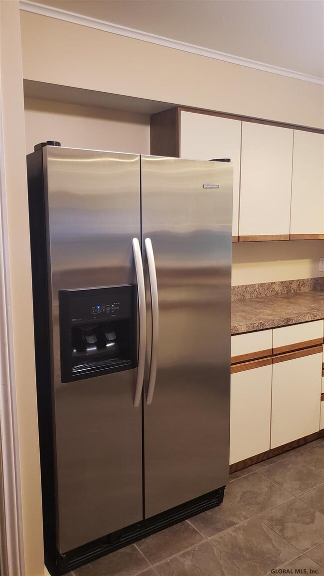 17 Evelyn Dr, Delmar, NY 12054 - photo 4