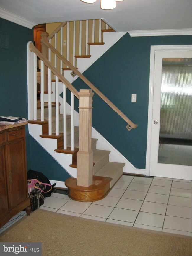 1721 Fairview Ave, McLean, VA 22101 - photo 2